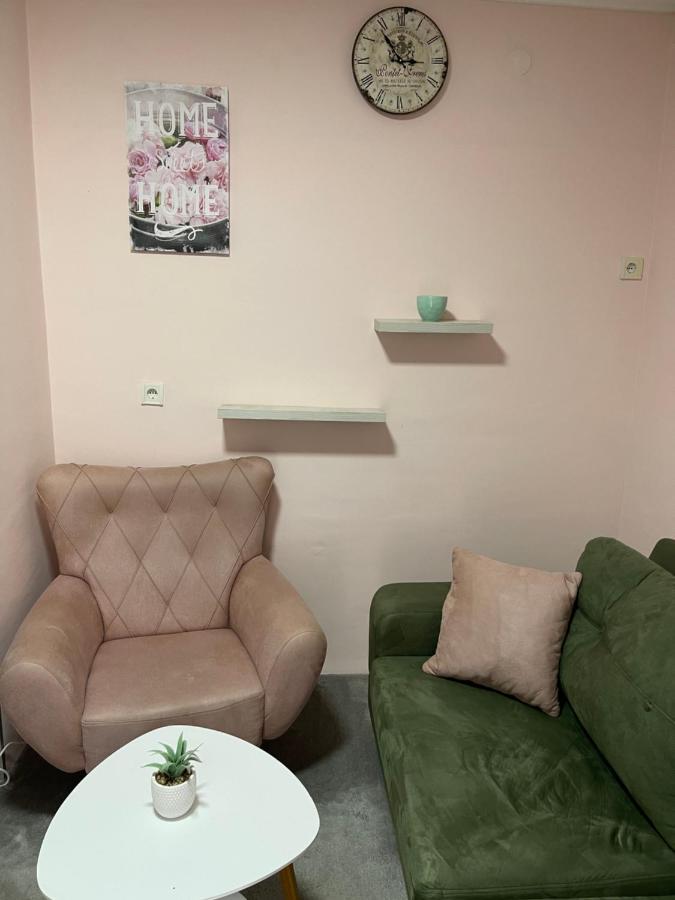 Apartment Cactus 021 Novi Sad Buitenkant foto